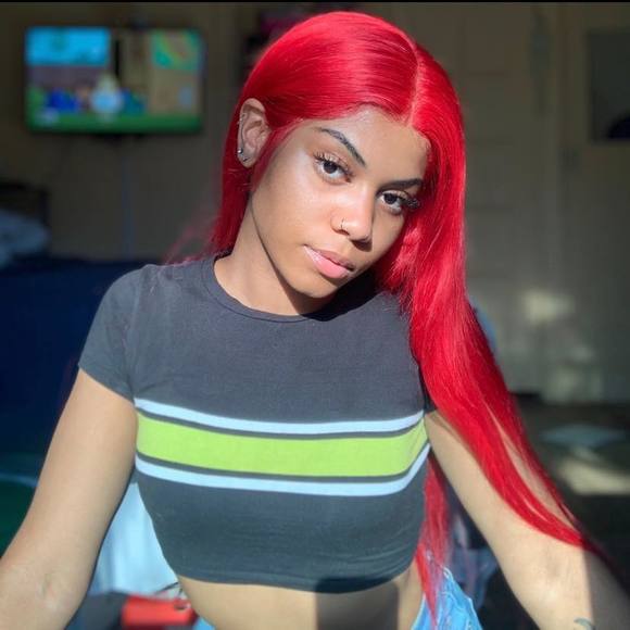 Meet your Posher, Danae - Picture 1 of 1